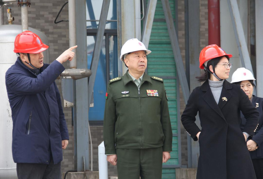 三亿市委常委、三亿军分区大校司令员廖鹏一行来三亿制药厂调研公司党管武装相关工作